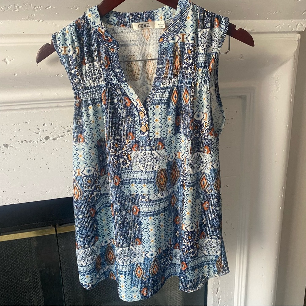 CURE. Blue & Orange Women's Sleeveless Small V-Neck Top